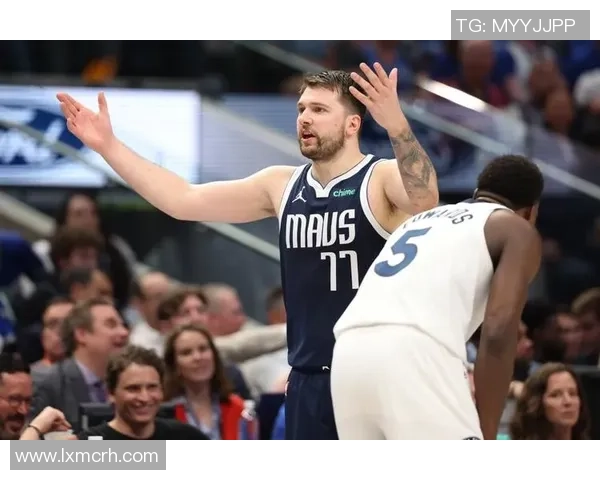 帕森斯谈詹姆斯缺席表示这是利好东契奇能更好找到球队核心节奏